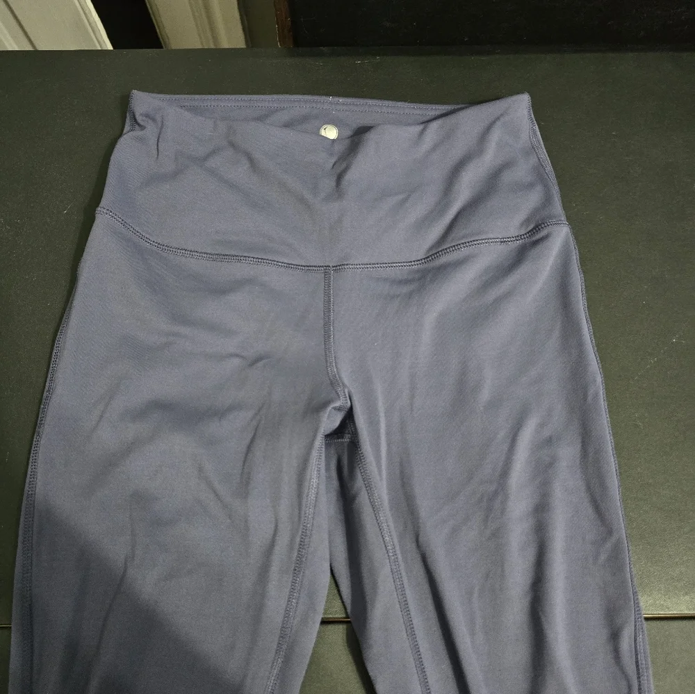 Yogalicious Purple Capri Leggings with Side Cutouts Womens Size Small